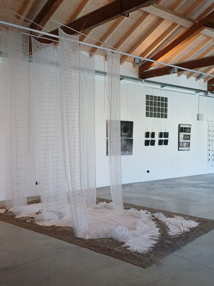 Il tempo passa secondo per secondo sar&agrave; infinito? Conto uno, due, tre, cinque Lo  scrivo sulla sabbia