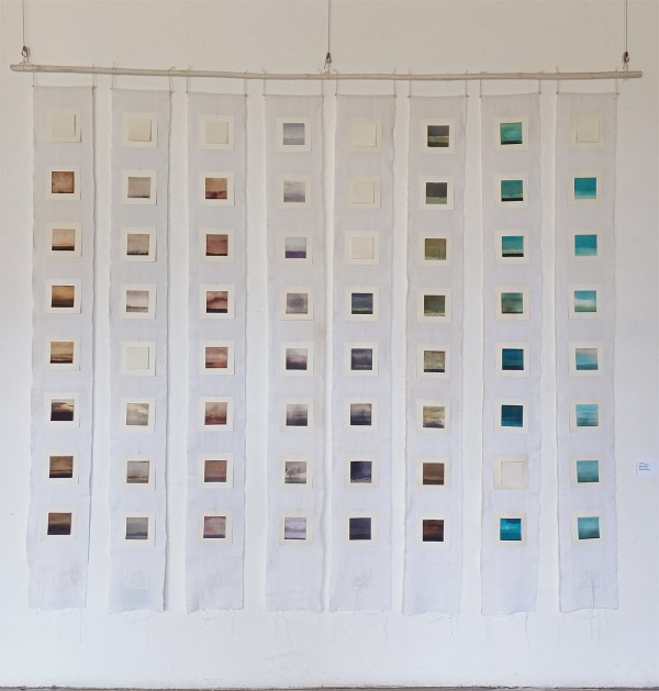 &ldquo;I calendari- come le margherite- perdono i giorni-Supero le stagioni- contando lentamente&rdquo;